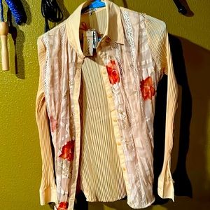 Boutique. Medium. Tags on. So gorgeous.